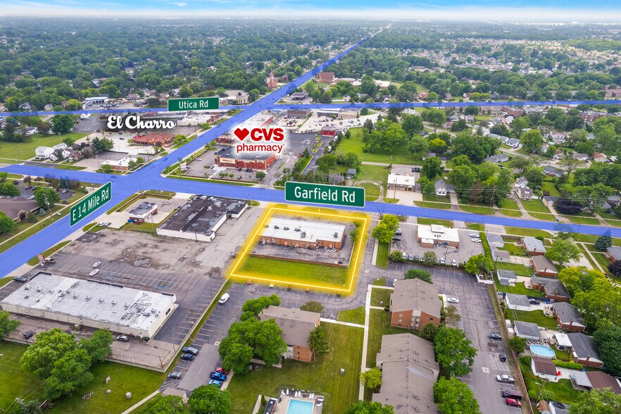 33054-33066 Garfield Rd, Fraser, MI à louer - Photo du bâtiment - Image 2 de 2