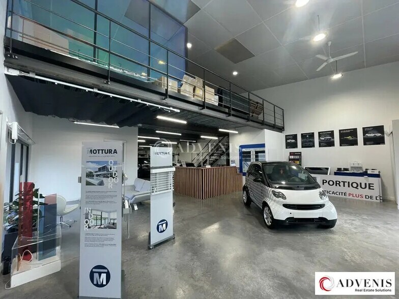 Flex in Mérignac for lease - Interior Photo - Image 1 of 7