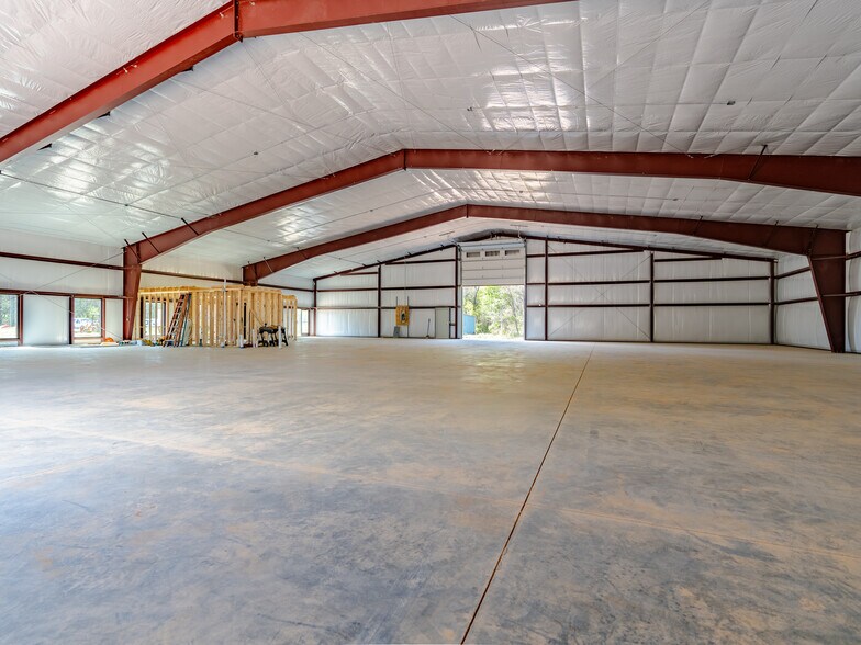 258 Marlowe dr, Mills River, NC à louer - Photo du bâtiment - Image 2 de 11