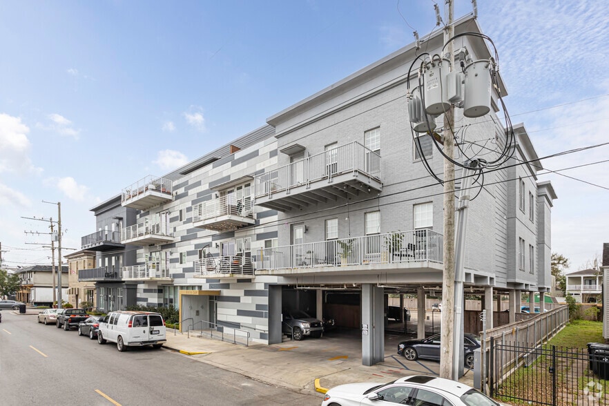 8616 Oak St, New Orleans, LA for sale - Primary Photo - Image 2 of 25