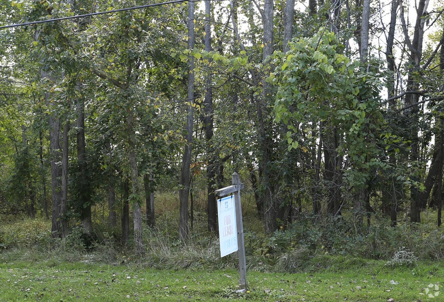 Bond St, Glenwillow, OH à vendre - Photo du bâtiment - Image 2 de 4