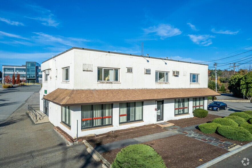 1273-1275 Main St, Waltham, MA à louer - Photo du bâtiment - Image 2 de 8