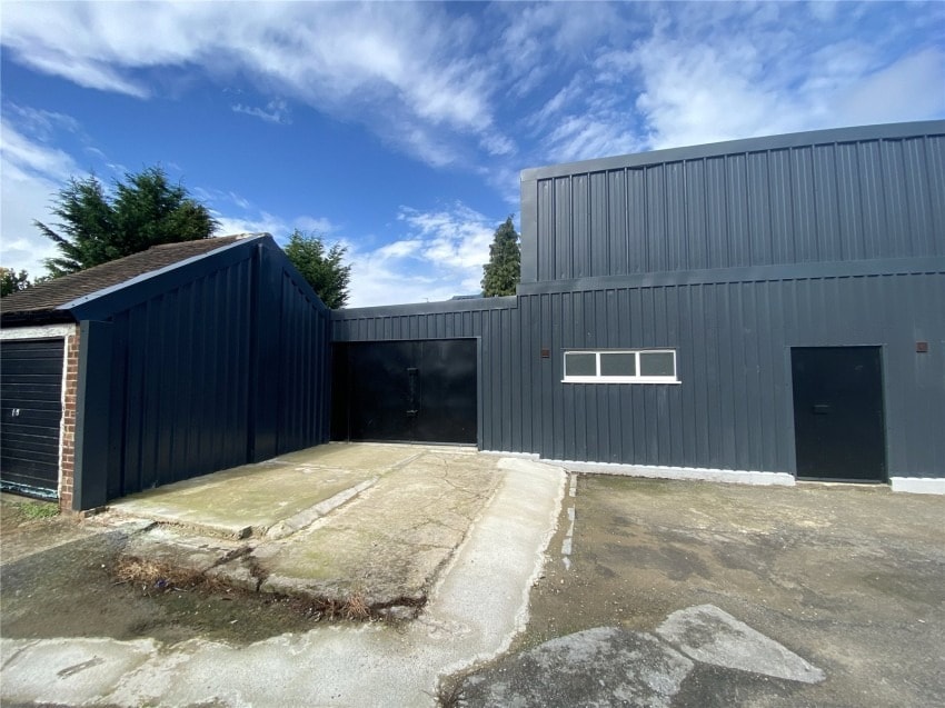 Ash Rd, Harrogate for lease Building Photo- Image 1 of 2