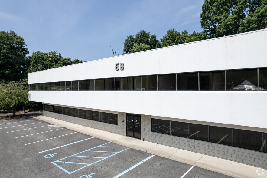 58 US Highway 46, Budd Lake, NJ à louer - Photo du bâtiment - Image 3 de 11