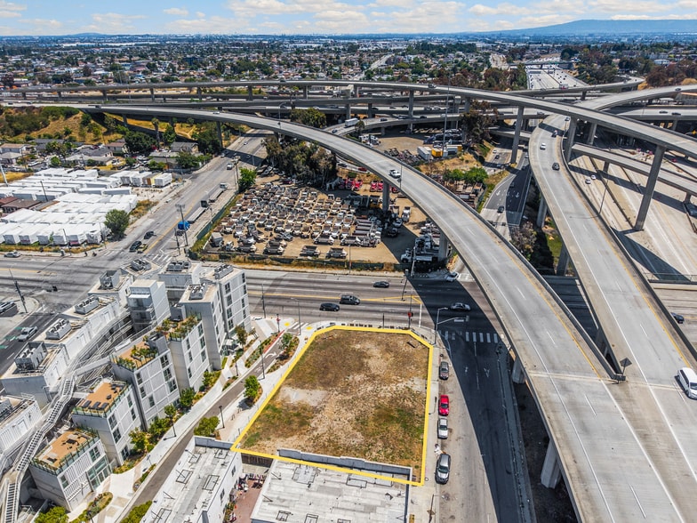 311 W Imperial Highway, Los Angeles, CA for lease - Building Photo - Image 1 of 9