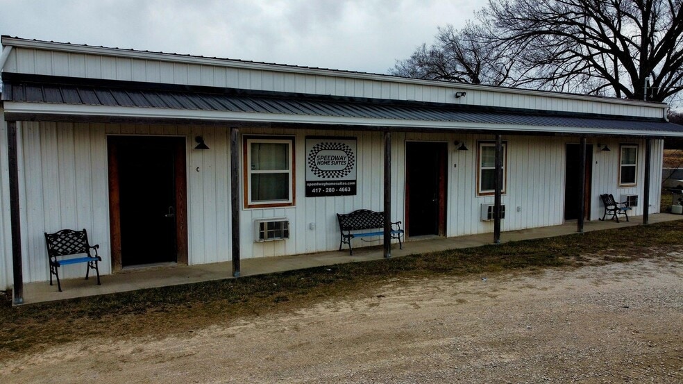19265 US-54 Hwy, Wheatland, MO for sale - Building Photo - Image 3 of 14
