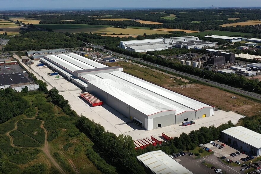 E Lancashire Rd, Liverpool for lease - Building Photo - Image 3 of 8