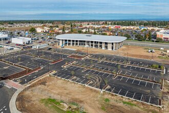 700 W Herndon Ave, Clovis, CA - AÉRIEN  Vue de la carte - Image1