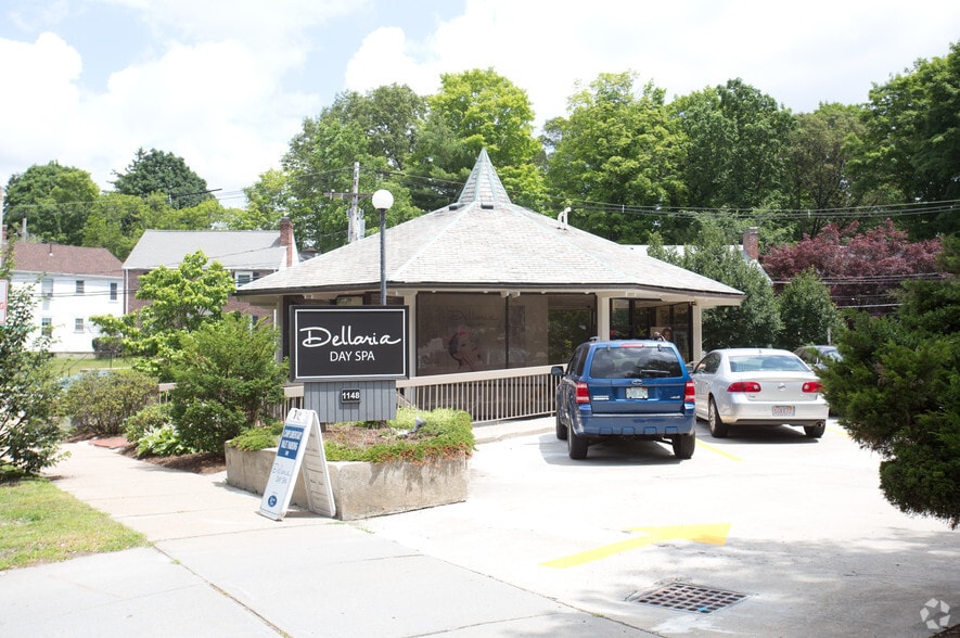 1148 Centre St, Newton, MA for lease - Building Photo - Image 3 of 4