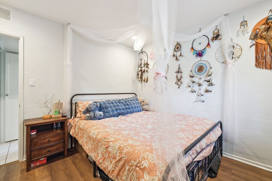 1674 S Via Salida, Palm Springs, CA à vendre - Photo du bâtiment - Image 2 de 128