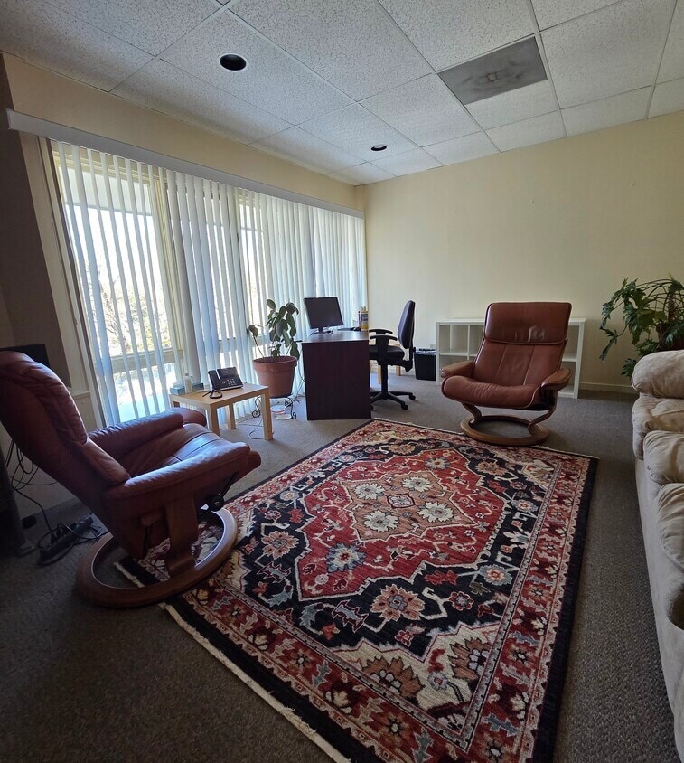 60 Washington Ave, Hamden, CT 06518 - Unit 303 -  - Interior Photo - Image 1 of 3