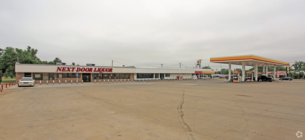 404-406 W Country Club Rd, Chickasha, OK à vendre - Photo principale - Image 1 de 12