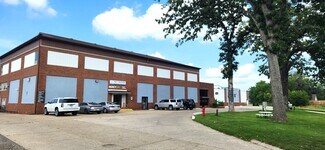 Plus de détails pour 200 N 8th Ave E, Newton, IA - Industriel à vendre