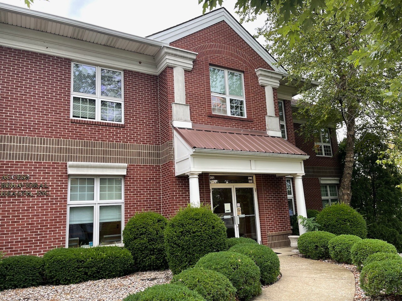 3801 Springhurst Blvd, Louisville, KY à louer Photo du bâtiment- Image 1 de 4