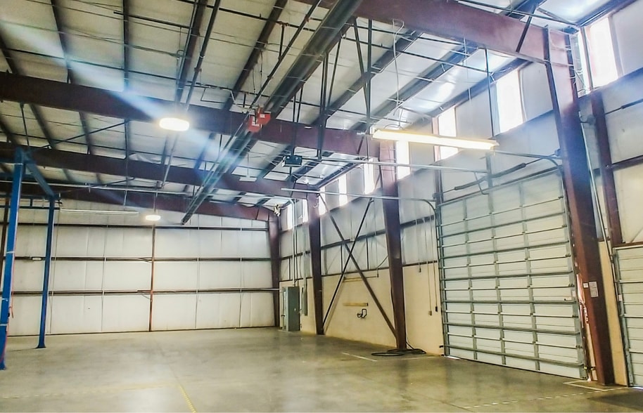 70 Douglas Way, Natural Bridge Station, VA for lease - Interior Photo - Image 2 of 9