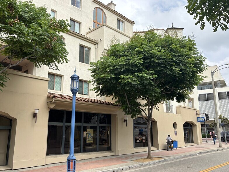 1001 Glendon Ave, Los Angeles, CA à louer - Photo du bâtiment - Image 3 de 15