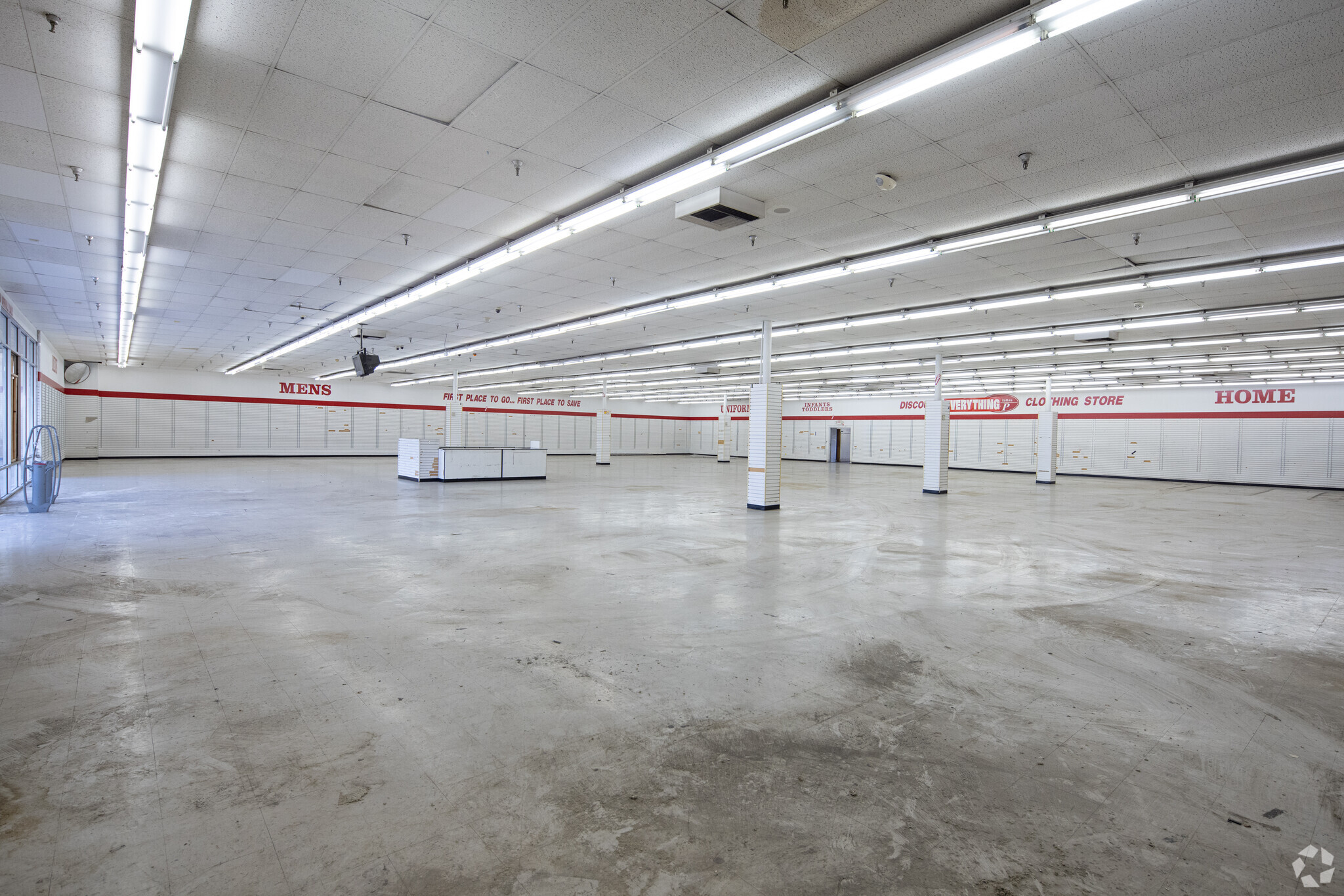 8600-8800 Whittier Blvd, Pico Rivera, CA for lease Interior Photo- Image 1 of 2