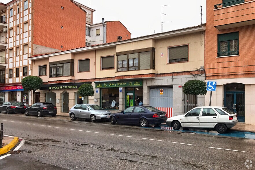 Avenida Estación, 51, Torrijos, Toledo à vendre - Photo du bâtiment - Image 2 de 2