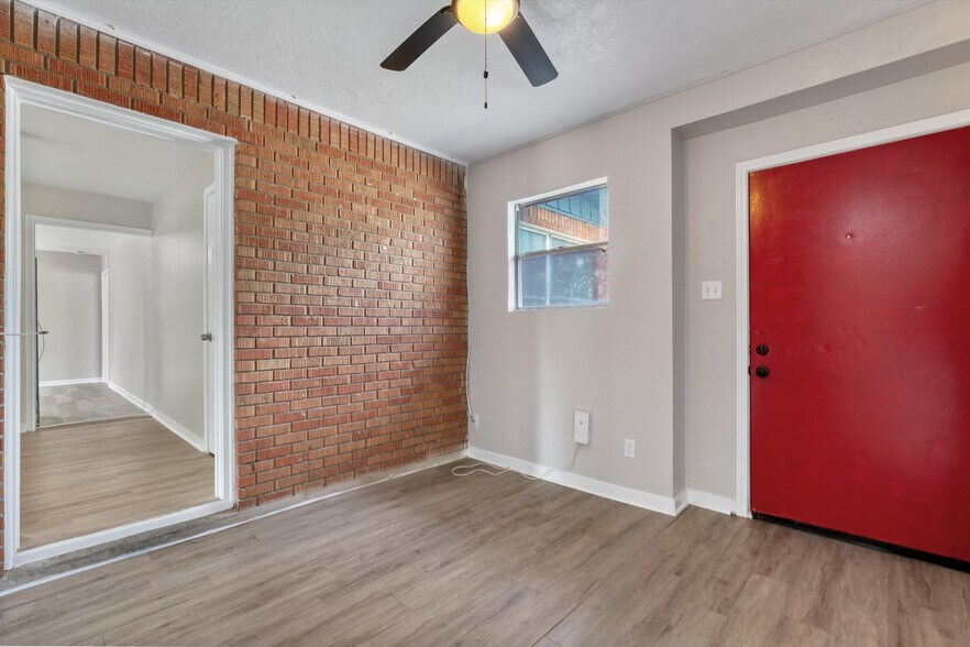 10205 Old Manchaca Rd, Austin, TX à louer - Photo du bâtiment - Image 3 de 35