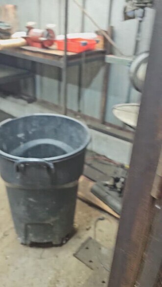 3425 Terrace St, Kansas City, MO à vendre - Vidéo sur l’inscription commerciale - Image 3 de 15