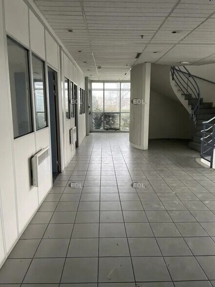 Industrial in Gennevilliers for lease - Interior Photo - Image 3 of 4