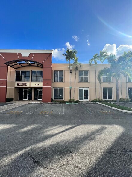 8200-8358 NW 30th Ter, Doral, FL à louer - Photo du bâtiment - Image 2 de 44
