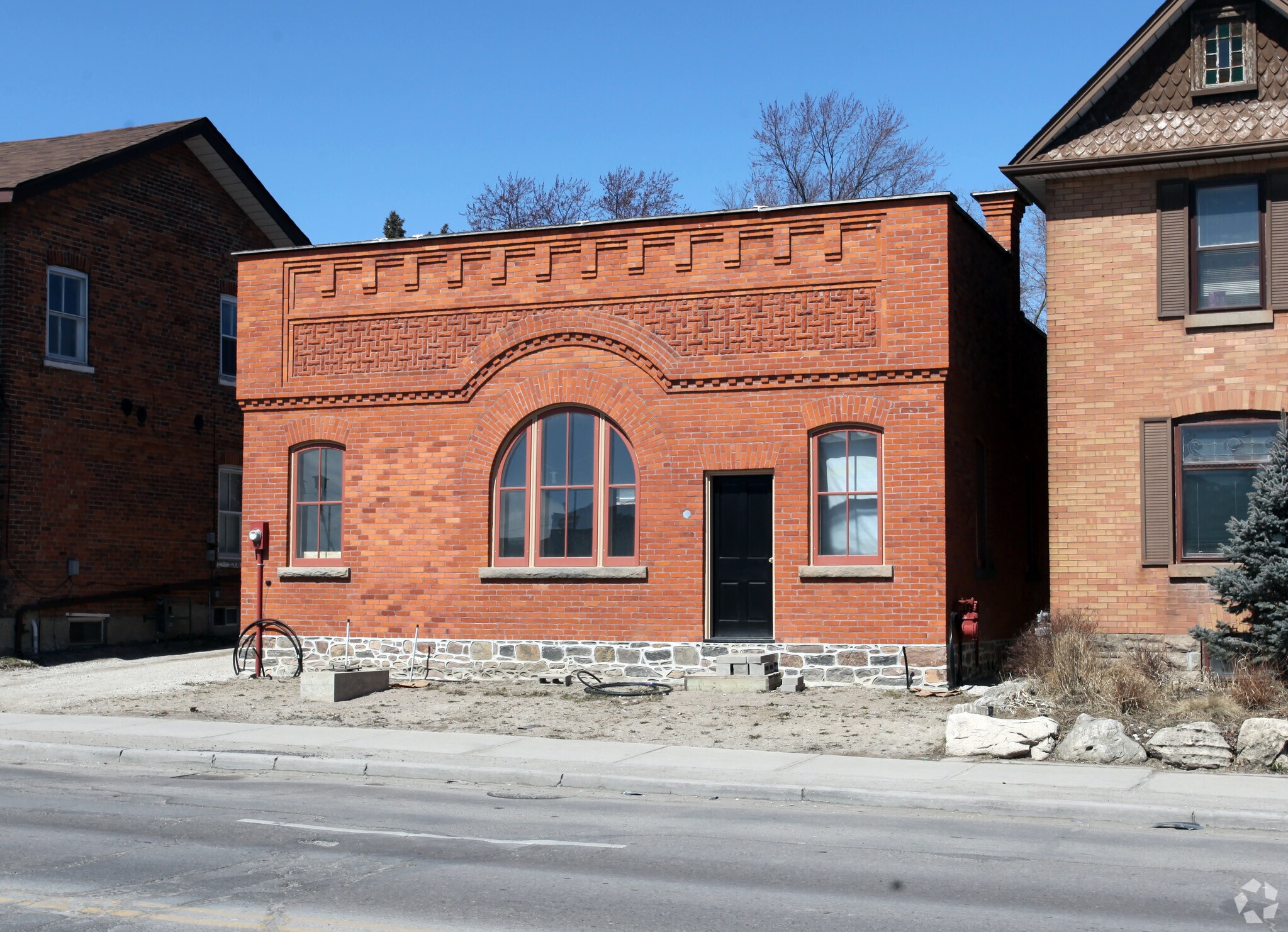 61 Holland Crt, Bradford West Gwillimbury, ON à vendre Photo principale- Image 1 de 3