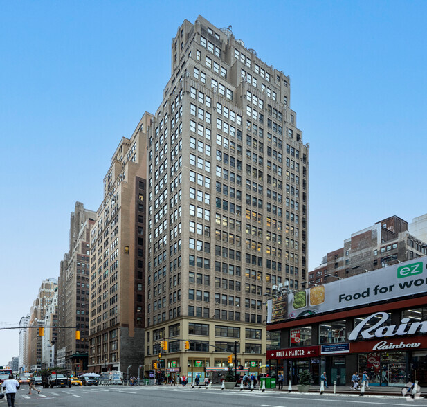 589 Eighth Ave, New York, NY for lease - Building Photo - Image 1 of 6