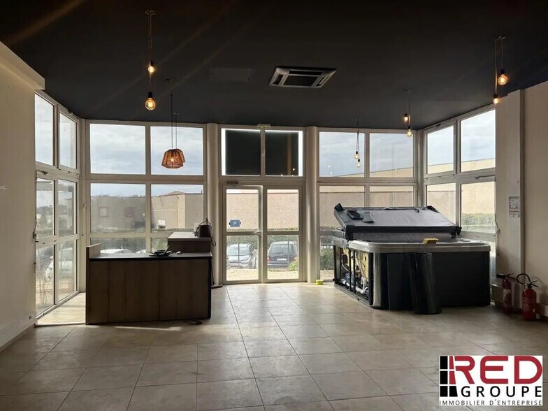 Rue Tourmaline, Éguilles for lease - Building Photo - Image 3 of 6