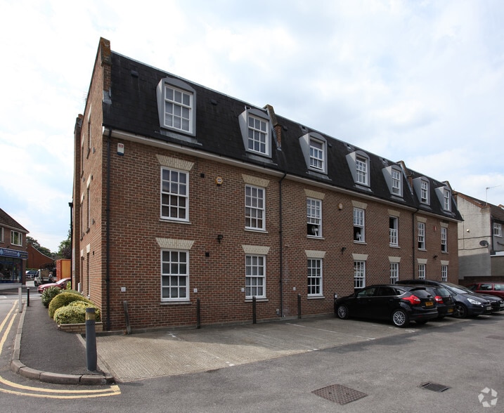 24 High St, Addlestone for sale - Building Photo - Image 3 of 9