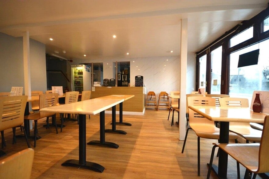 King Edward St, Barmouth for sale - Interior Photo - Image 3 of 9