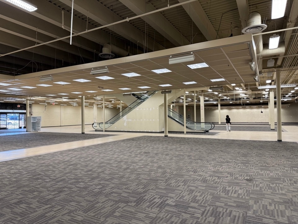 3838-3870 Tyler St, Riverside, CA for lease Interior Photo- Image 1 of 1