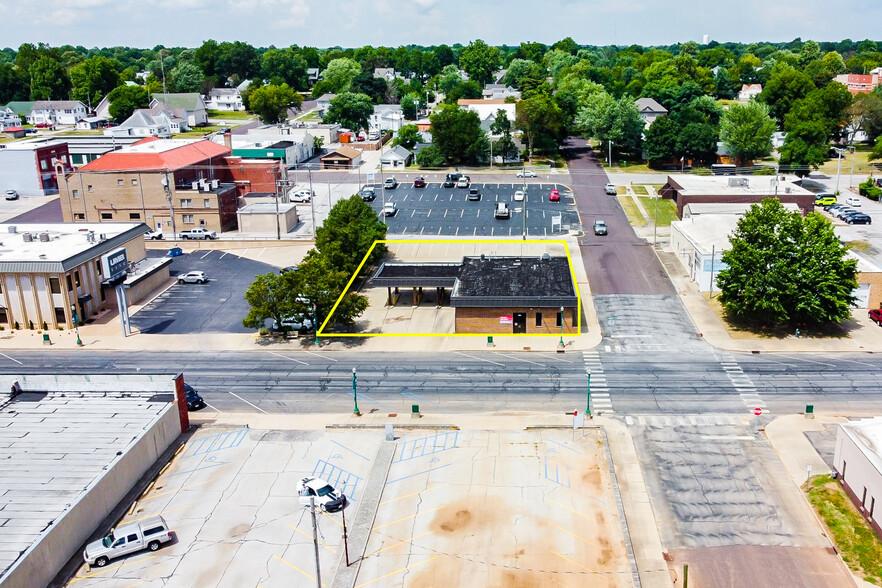 522 E Broadway St, Monett, MO for sale - Building Photo - Image 1 of 1