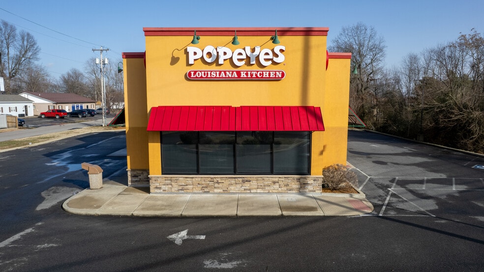 1018 Paris Rd, Mayfield, KY à louer - Photo du bâtiment - Image 2 de 4