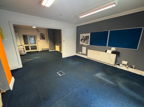 64 Spring Bank, Hull for lease Interior Photo- Image 1 of 5