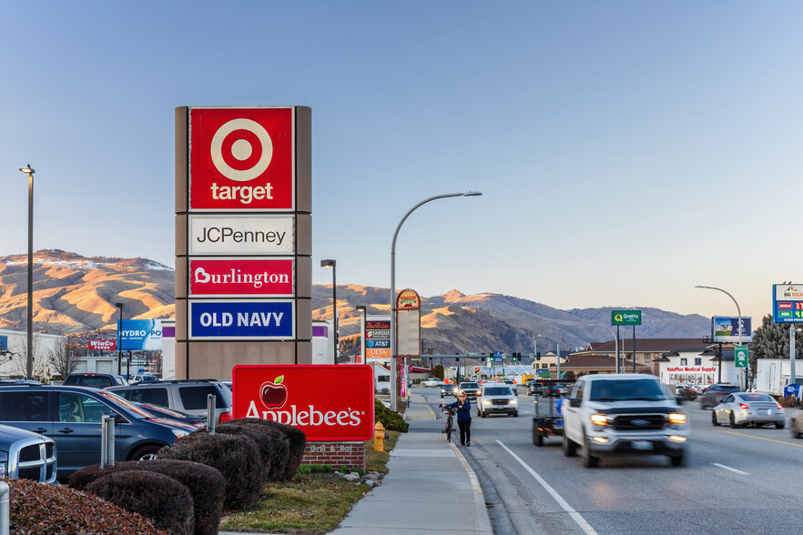 1102 Springwater Ave, Wenatchee, WA for sale - Building Photo - Image 2 of 6