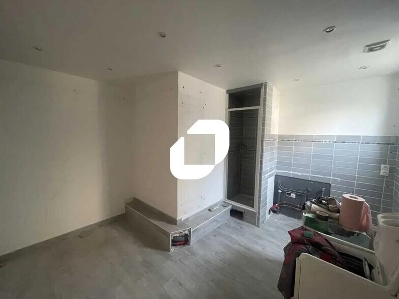 Bureau dans Ivry-sur-Seine à vendre - Photo du bâtiment - Image 3 de 7