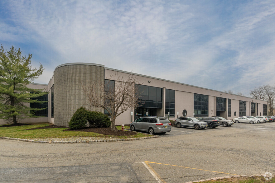 41 Plymouth St, Fairfield, NJ for lease - Building Photo - Image 2 of 3