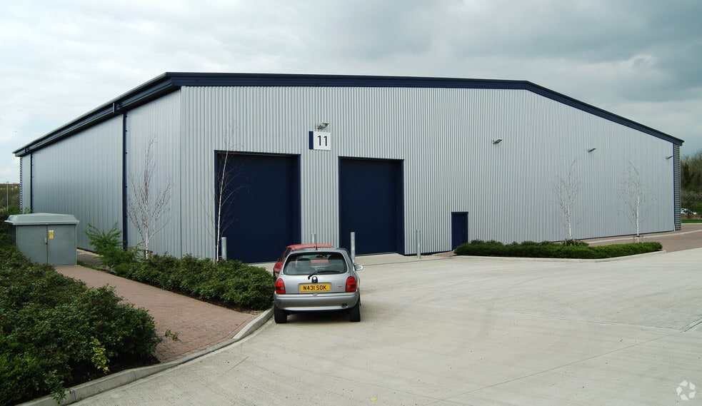 Langley Rd, Swindon à louer - Photo du bâtiment - Image 2 de 6