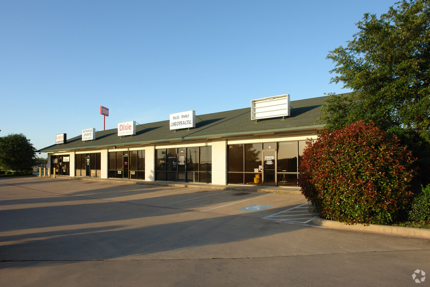 1037 W US Highway 287 Byp, Waxahachie, TX for lease - Building Photo - Image 2 of 4