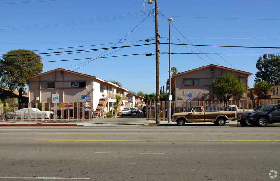 Multi-résidentiel dans Van Nuys, CA à vendre - Photo du bâtiment - Image 1 de 1