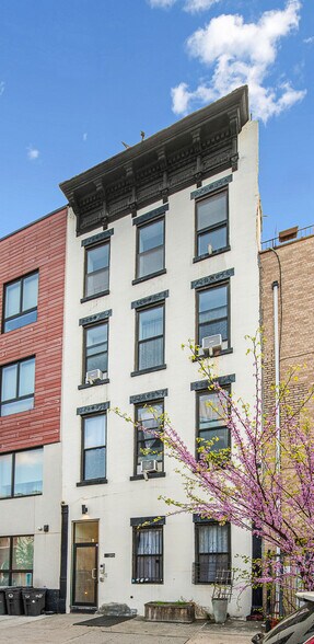 293 Tompkins Ave, Brooklyn, NY à vendre - Photo principale - Image 1 de 11