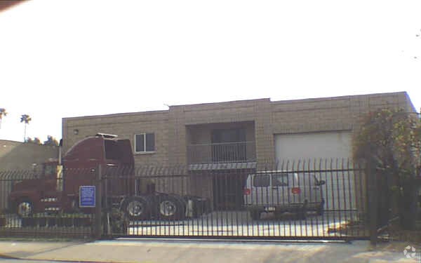 1056 W 1st St, Pomona, CA à vendre - Photo du bâtiment - Image 3 de 8
