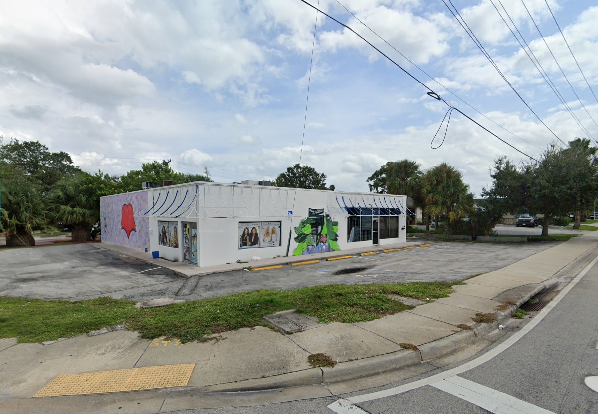 1596 Old Dixie Hwy, Vero Beach, FL for lease Primary Photo- Image 1 of 5