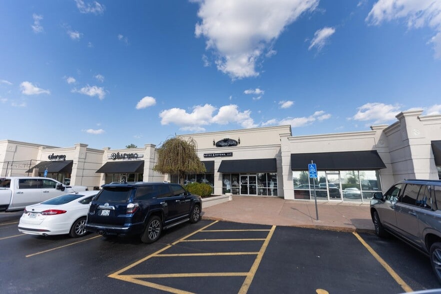 3060 S Fremont Ave, Springfield, MO for sale - Building Photo - Image 3 of 31