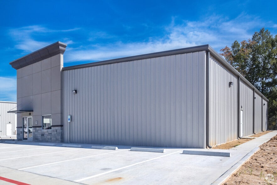 8769 West Ln, Magnolia, TX for lease - Building Photo - Image 2 of 2