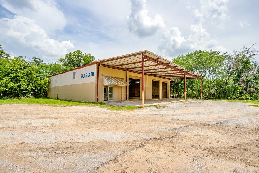 3808 E 1st St, Fort Worth, TX à louer - Photo du bâtiment - Image 1 de 30
