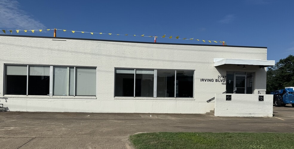 2797 Irving Blvd, Dallas, TX for lease - Building Photo - Image 3 of 4