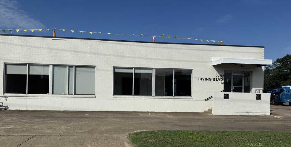 2797 Irving Blvd, Dallas, TX à louer - Photo du bâtiment - Image 3 de 4