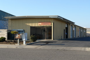 1050-1070 E Walnut Ave, Tulare CA - Entrepôt